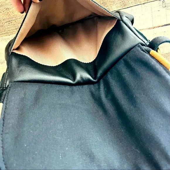 NWOT The Sak Sayulita Leather Saddle Bag - Picture 10 of 10